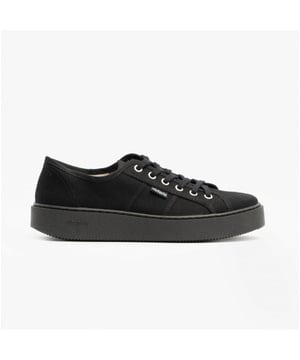 Victoria UTOPï¿½A TOTAL Womens Canvas Trainers Black

 Upper Material: Fabric

Lining Material: Fabric

Sole Material: Rubber

Closure/Fastening: Lace-Up

Features: Comfort,Breathable

Toe Shape: Round

Shoe Width: Regular

Item Weight: 0.8 KG

Heel Height: Flat (Under 2.5cm)

Trainer Style: Plimsolls

Gift Boxed: No
Product Code: 1260111/BLK
