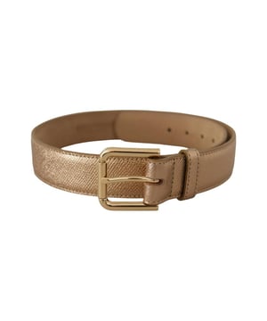 Cinturon de cuero autentico de Dolce & Gabbana con hebilla dorada grabada.
  Hecho de cuero de alta calidad.
  Color oro rosa para un toque elegante.
  Los detalles del logotipo muestran el estilo caracteristico de la marca.
  Viene con etiquetas y caj.