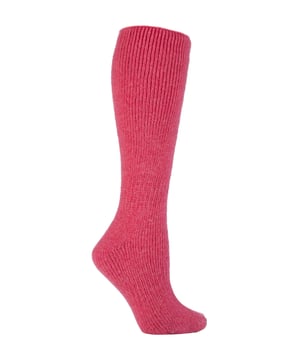 Mucha gente que disfruta de las actividades al aire libre jura por las características naturales, y el tacto, de la lana auténtica para sus calcetines de bota. Estos calcetines Heat Holders Wool Rich Socks, cuidadosamente desarrollados, combinan lo mejor de la lana natural con la tecnología de tejido y cepillado de Heat Holders para producir un calcetín súper cálido de 2,7 TOG. El pelo largo en bucle, suavemente cepillado en el interior, retiene el aire caliente y amortigua los pies para proporcionar calor y comodidad durante todo el día. Tanto si haces senderismo, paseas al perro o trabajas en el jardín, estos calcetines te mantendrán los pies calientes y calentitos. Estos calcetines tienen una caña extra larga (hasta la rodilla) para aumentar el calor y la protección en botas más largas, como botas de agua o de montar a caballo. Estos calcetines están disponibles en las tallas 4-8 UK y en 6 colores. También están disponibles en una versión de longitud estándar y en colores y tallas para hombre.