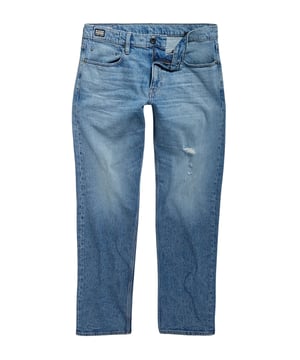 Entdecken Sie die G-Star Herrenjeans mit trendigem Button-Fly-Verschluss für einen modernen Look. Der verkürzte Schnitt und das gerade Bein sorgen für eine bequeme Passform und lässigen Style. Das Label-Badge und die optischen Sitzfalten verleihen der Jeans eine persönliche Note, während die Used-Waschung einen coolen, getragenen Look kreiert. Die gerade Passform bietet Komfort und Bewegungsfreiheit für den ganzen Tag.