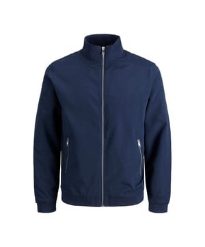 Herrenjacke der Marke Jack & Jones. Die Jacke ist aus hochwertigem Polyester gefertigt.  Marke: Jack & JonesModellname: Jje Rush Harrington BomberKategorie: HerrenjackeMaterialien: PolyesterFarbe: blau