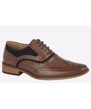 Goor present the Burbank, a stylish junior brogue that doesn't compromise on sophistication, featuring a classic tan upper with punchhole and intricate stitch detailing, and with navy synthetic suede panels for increased visual appeal.
- PU/Synthetic Suede upper
- Intricate stitch detailing
- Classic punch hole detailing
- Secure lace fastening
- Resin Sole