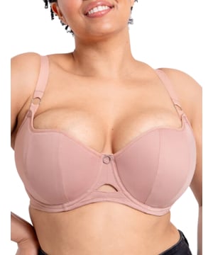 Curvy Kate Boost Me Up Balcony Bra. With a sweetheart neckline, moulded cups and padding. The product is recommended for hand wash only.