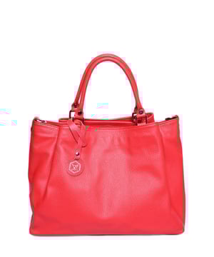 Bolso de mano  
100% cuero de vaca  
Cierre superior con cremallera  
Bolsillo interior con cremallera  
Compartimentos delantero y trasero  
Pies con tachuelas  
Dimensiones (L): 28x39x17 cm  
Asa: 38 cm  
Correa de hombro: 120 cm