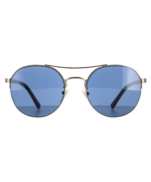 Las gafas de sol Police Aviator Men's Shiny Light Gold Blue SPLA24 Lewis 03 son unas elegantes gafas de aviador con lentes redondas, doble puente y montura semi al aire. Las patillas metálicas llevan grabado el logotipo de Police.
