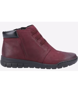 Treat your feet to these timelessly elegant ladies ankle boots from Fleet & Foster. Carmen is an easy to wear simplistic style crafted in quality Leather with size zip for easy on and off, memory foam footbed
Leather
Zip
Memory Foam Footbed