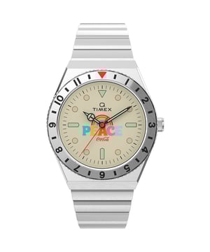 Dit Timex Heren horloge beschikt over een Quartz binnenwerk. De kast (38 mm mm) is vervaardigd uit RVS (Zilverkleurig) en heeft een Mineraalglas. De band is Zilverkleurig RVS. Dit horloge uit de Timex Coca-cola Unity Collection reeks is een mooi en tijdloos geschenk. Verras jezelf of iemand anders met dit cadeau. Bovendien geniet u hierbij van 2 jaar garantie tegen alle fabricagefouten.