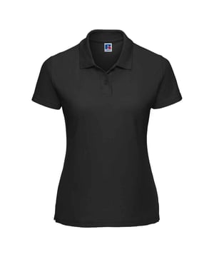 65% Polyester, 35% Ringgesponnene Baumwolle. Gewebetechnik: langlebig. Gewebe: Wabenmuster, Piqué, Weiche Haptik. Design: Unifarben. Doppelgarn Konstruction, Strapazierfähig, Band auf der Innenseite des Kragens, Verstärkte Schultern, Behält die Form, Seitliche Schlitze, Ersatzknöpfe, Ärmel mit Doppelnaht. Passform: Klassisch. GSM (Gramm pro Quadratmeter): 215. Nachhaltigkeit: Amfori-Freigabe, Better Cotton Initiative, BSCI, Verein für faire Arbeit, Oeko-Tex Standard 100 zertifiziert, WRAP Zertifikat. flacher Strickkragen, Schaftrand zum Umklappen. Kurzärmlig. Saum: Doppelnähte.