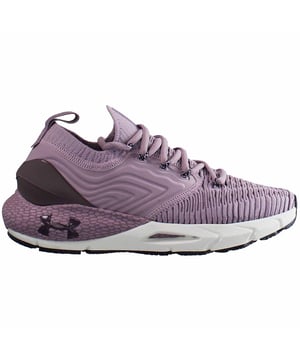 Tomamos sus zapatillas de carrera UA Hovr ™ Phantom 2 favoritas y las envolvimos en UA Intelliknit ligero y transpirable. Se secan rápidamente, elásticas y mapeados para moverse con los pies, por lo que se mantiene cómodo con cada paso.