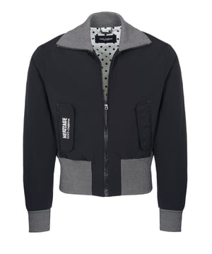90% polyester, 10% lamsleer; Dolce & Gabbana-jasje;  Model: G9RA7T HUMFU 15;  Hoogwaardige afwerking;  Rits;  Twee zakken aan elke kant;  Dolce & Gabbana-logodetails