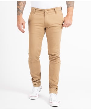 Die Chino Hosen von Indumentum eignen sich ganz ausgezeichnet für legere CasualLooks. Sie bieten eine angenehme Passform und sehen dabei auch noch richtig lässig aus. Beim gemütlichen Stadtbummel, beim Familienausflug oder in der Uni leisten die komfortablen Hosen gute Dienste. Darüber hinaus zeichnen sich die Chinos von Indumentum durch eine erstklassige Verarbeitung und eine hohe Qualität aus.