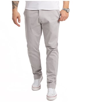 Angeboten wird eine Herren Chino Hose der Trendmarke "Indumentum". Super bequem Herren Hose aus Baumwolle. Top Qualität und Hochwertige Verarbeitung .