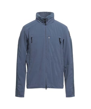 Parajumpers Kasuga Flint Stone Jacke. Parajumpers PM FLE RT02 Kasuga. 747 Flint Stone Farbe. PJS-Aufnäher am linken Ärmel. Abgedichtete Kapuze, Fronttaschen mit Reißverschluss. Gummizug am Bund und an den Ärmeln.