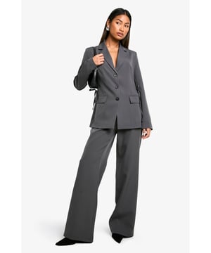 Trousers are a more sophisticated alternative to skinniesTrousers take on a realxed silhouette for the new season, with sports tailoring setting the trends and the wide leg one to watch. Pick printed palazzo pants for a dramatic day time look and tone down with a basic tee, or go for androgynous appeal in tapered man pants and wear with worn-in trainers for a trend-led twist.
