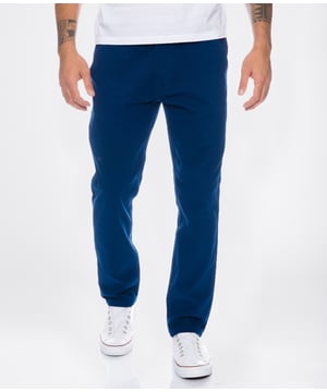 Angeboten wird eine Herren Chino Hose der Trendmarke "Rock-Creek". Super bequem Herren Hose aus Baumwolle. Top Qualität und Hochwertige Verarbeitung .