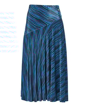 Stylischer Rock mit Jersey-Print und schmeichelnden Streifendetails. Dieser trendige Rock mit Print und schmeichelhaften Streifendetails kombiniert eine ausgestellte Passform mit weichem Jersey-Stoff und ergibt so ein modisches Kleidungsstück. Das gestreifte Druckdesign aus weichem Samt verleiht dem Rock eine moderne und auffällige Note und macht ihn zu einer ausgezeichneten Wahl als trendige und schmeichelhafte Ergänzung Ihrer Wintergarderobe. Der farbenfrohe Sheila-Rock ist aus weichem Samt-Jersey-Stoff gefertigt und sorgt für eine bequeme Passform. Der Stoff hat ein diagonales, mehrfarbiges Streifendesign in Schwarz, Aquagrün und Lila, mit einem dezenten silberfarbenen Streifen und einem leichten Glanz für einen modernen Look. Kombinieren Sie den Samtrock mit dem violetten July-Top aus Scuba-Crêpe für einen modischen Look oder tragen Sie den Sheila-Rock zusammen mit dem Ella-Print-Top im gleichen Mehrstreifen-Look für einen bequemen und stilvollen Gesamtlook. Ob lässig, schick oder trendig, dieser Rock bietet unzählige Möglichkeiten und ist eine wertvolle Ergänzung Ihrer Garderobe. Kurz gesagt: Mit diesem vielseitigen, bequemen Rock können Sie jetzt überall hingehen!