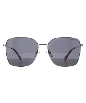Die Polaroid Square Womens Palladium Grey Polarized PLD 4158/G/S/X Sonnenbrille ist eine perfekte Mischung aus Stil und leistungsstarkem Augenschutz, ideal für modebewusste Menschen. Diese Sonnenbrille verfügt über einen modernen, quadratischen Rahmen, der jedem Look einen Hauch von zeitgenössischer Eleganz verleiht. Die fortschrittlichen polarisierten Gläser reduzieren effektiv Blendeffekte und verbessern die visuelle Klarheit, was sie perfekt für verschiedene Outdoor-Aktivitäten macht.