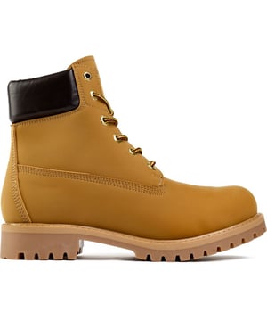 Adopte un enfoque sostenible y seguro hacia una forma sensata de estilo atemporal y tendencias imperecederas con los botines Tarwi de V.Gan. Elaborados con materiales veganos de primera calidad, con detalles exclusivos y ojales de metal, estos botines con cordones son una declaración ecológica y elegante. Aprobados por PETA y creados en una fábrica con certificación vegana, combinan la producción ética con un carácter destacado y un aspecto auténtico.