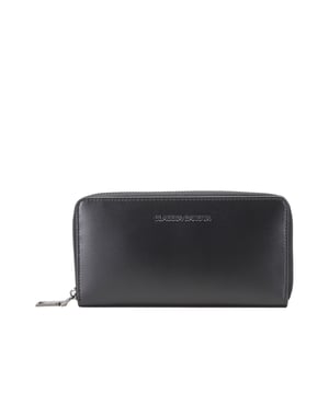 This purse is perfect for carrying your cards and your cash. The secure zip will keep everything secure and the smooth PU exterior with the CLAUDIA CANOVA debossed logo is sleek and elegant. The interior features slip pockets to keep your coins, debit card and ID organised. Features: , Smooth PU exterior, CLAUDIA CANOVA blind debossed logo, Top-zip fastening, Eight card slots, Five long spaces for paper money and receipts, Centre zipped coin pocket Style Ref: 80368