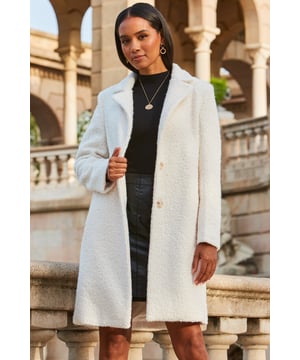 You won't want to take it off
Crafted from the snuggliest borg fabric
Midi length for maximum warmth
Button front fastening
Winter white hue will go with everything
For off-duty and dressed up looks