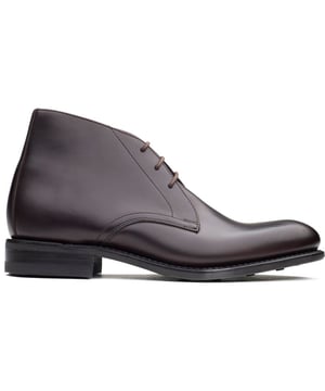 An Elegant Chukka Boot With A Formal Appeal, The Loake Eaton Lace-up Ankle Boot Is An Essential, Classic Boot For Your Debonair Footwear Collection. Theyre Crafted From Smooth, Polished Leather Uppers With Refined Stitching For A Nod To British Shoemaker Heritage, Adding A Sharp Edge To Your Smart Attire. The Sleek Outsole And Slim Laces Add A Distinctive Touch, Whilst Offering A Perfect Fit And Excellent Grip.