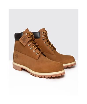 Premium leathers from an LWG Silver-rated tannery for comfort and durabilityDirect-attach, seam-sealed waterproof construction keeps feet dry in any weather400 grams of PrimaLoft® insulation helps keep active feet warmPadded collar for a comfortable fit around the ankleClassic boot laces made with 100% recycled nylon are re-engineered to stay tiedSecondary lace for versatilityExclusive anti-fatigue comfort technology provides all-day comfort and support3/4-length, leather-lined anti-fatigue footbed for superior comfortLug outsole made from 34% recycled rubber is designed for traction and durability(10001, 10054, 10073, A15MK, A19TC)Rubber lug outsole (15% recycle rubber) for traction (6768R, 6163A)