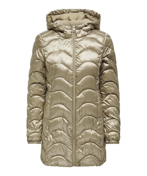 Deze dijlange gewatteerde jas voor dames is de perfecte keuze voor koude dagen. Met zijn capuchon met hoge hals biedt hij betrouwbare bescherming tegen weer en wind. Dankzij de doorlopende ritssluiting is hij gemakkelijk aan en uit te trekken en de zijzakken bieden praktische opbergruimte. De elastische manchetten houden de warmte binnen en zorgen voor extra comfort. Deze jas is warm gevoerd en toch licht van gewicht, ideaal voor koude winterdagen. Dankzij het elegante ontwerp en het hoge comfort voel je je op je gemak in de stad en tijdens buitenactiviteiten.