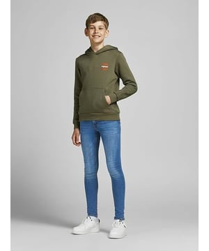 Material: 79% Cotton, 19% Polyester & 2% Elastane
Fit: Super Skinny fit
Features: Tapered Leg, Basic 5 Pockets, Buttoned with Zip Fly
Closure: Button-Up
Wash: Machine washable