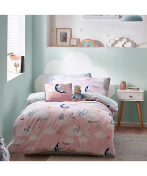 Step into the world of Beatrix Potter with the Peter Rabbit™ Sleepy Head duvet cover set. The charming print features enchanting illustrations of Peter sleeping under the moon and stars after a busy day of causing mischief! An adorable pinstripe design of Peter tucked in catching up on sleep covers the reverse, giving you two looks in one! Available in three playful colours, to suit any interior style.