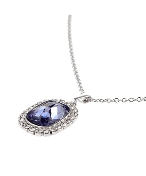 Collar Fabia EXCLUSIVE EDITION con cristales de Swarovski azul oscuro plateado• colección: Fabia• material: cristales de Swarovski, metal rodiado plateado• dimensiones: 28x16 mm• color: azul oscuro• longitud del collar: 42 cm• tipo de cierre: mosqueton
