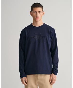 Dieses Baumwoll-T-Shirt von GANT ist für eine reguläre Passform mit langen Ärmeln und einem klassischen Rundhalsausschnitt ausgelegt. Es verfügt über ein GANT-Schild-Graphic mit einem vintage-inspirierten Touch, das in einem glänzenden, tonalen Faden auf der Brust gestickt ist.

Reguläre Passform
Rundhals
Lange Ärmel
Feine Rippdetails am Hals
GANT-Graphic auf der Brust gestickt

100 % Baumwolle
2004041