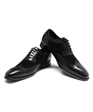 Klassieke zakelijke leren schoenen voor heren
Bovenwerk van 2 materialen: leer en su¨¨de
Zachte en comfortabele voering
Zachte en duurzame rubberen zool
Elegante zakelijke schoenen voor werk, bruiloft