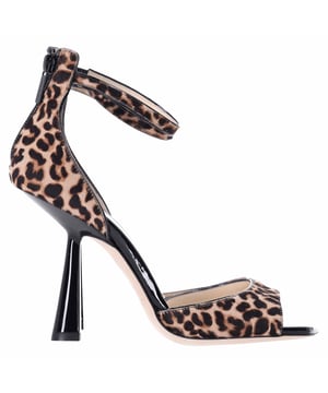 VINTAGE, RRP AS NEW
The Jimmy Choo Reon Leopard Print Ankle Strap Heeled Sandals in brown calf hair are the epitome of bold elegance and luxury. Featuring a striking leopard print design, these sandals are crafted from high-quality calf hair that exudes both texture and sophistication. The ankle strap ensures a secure fit while adding a touch of refinement, and the slender heel offers just the right amount of height to elevate any outfit. Perfect for both daytime chic and evening glamour, these sandals make a statement while remaining versatile enough for various occasions. Step into timeless style with the Jimmy Choo Reon Leopard Print Ankle Strap Heeled Sandals — a must-have for the fashion-forward.

 Jimmy Choo Reon Leopard Print Ankle Strap Heeled Sandals in Brown Calf Hair

Condition: Excellent
Signs of wear: Include Box., No visible sign of wear. No Mark at insole.,  Very light mark at soles.
Packaging: Dust bag
Color: Brown
Material: Calf hair
Size: EU | 37/IT37/US7/UK4
Measurements: Heel height: 100; Insole length: 240
SKU: TONPUDESH444012W