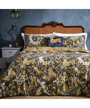A dramatic scene of posing Foxes and leaping Hares amongst florals and foliage, bringing an essence of winter into your home. This 200 thread count duvet cover set will add a luxurious finishing touch to your room. To complete the look, match with the Harewood cushion, which comes with a contrasting soft velvet plain reverse and piped edging.