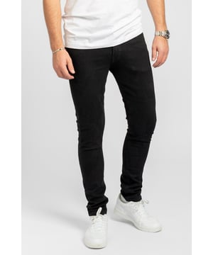 Schmale Jeans von TeeShoppen
Diese Jeans von TeeShoppen sind sowohl elegant als auch bequem. Jeans sind das ganze Jahr über perfekt und eine offensichtliche Wahl für jedes Outfit. Eine gute und bequeme Jeans kann jeden Look vervollständigen.
Die Jeans ist hier in der Farbe Schwarz abgebildet.

 Welche Größe hat die Jeans?  
Jeans können in 31 verschiedenen Größen ausgewählt werden. Siehe und wählen Sie die Größe unter "Größe".
Die Größen sind für Männer angepasst.

 Über TeeShoppen
Preis und Qualität müssen nicht immer dasselbe sein, und das wollen wir mit unseren Produkten von TeeShoppen unterstreichen. Unser Sortiment umfasst einfache Kleidungsstücke, die wir selbst tragen möchten. Aber auch wenn die Kleidung einfach ist, haben wir keine Kompromisse bei der Qualität oder dem Design gemacht. Unsere Kleidung ist so konzipiert, dass sie leicht zu stylen ist und aus den besten Materialien besteht. So ist sichergestellt, dass Sie Kleidung erhalten, die bequem zu tragen ist und zu allen Gelegenheiten getragen werden kann.
Sie sind auf der Suche nach zeitloser Kleidung für Männer und Frauen? Dann sind Sie bei TeeShoppen an der richtigen Adresse. Wir sind spezialisiert auf den Verkauf von Basiskleidung. Bei uns zahlen Sie nicht für teure Marken und Kosten, sondern nur für Qualität und Service. Und natürlich erweitern wir unser Sortiment ständig im Einklang mit der Mode, so dass Sie bei uns immer eine moderne Basic-Kleidung finden können.