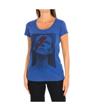 Camiseta manga corta Eleven Paris.
Color Azul
Cuello redondo.
Manga corta.
Modelo Kate Moss
Costuras vistas a tono.

Composición:  100% Algodón

Instrucciones de lavado:
- Lavar máximo a 30ºC.
- Planchar a media temperatura, máx. 110ºC.
- Permite usar secadora.
- No usar lejía.
- No admite el  lavado en seco.