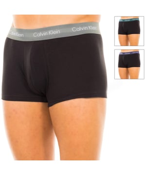 Pack-3 Bóxer Calvin Klein.
Color Negro-cinturilla multicolor
Cinturillas de goma elástica con el nombre de la firma bordado consecutivamente.
Tejido cómodo y transpirable.
Frontal anatómico, con capacidad de sujetar sin apretar.
Corte del bajo con acabado acanalado. 
Costuras vistas a tono.

Composición:  95% Algodón, 5% Elastano

 Instrucciones de lavado:
-Lavar a temperatura máx. 40ºC.
-No usar lejía.
-Admite lavado en seco.
-Permite utilizar secadora.
-Planchar a temperatura máx. 130ºC.