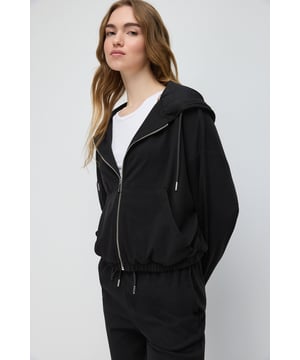 Nomatter-What bietet eine Kollektion für starke, einzigartige und stilbewusste Frauen. Hochwertige Stoffe und moderne Designs vereinen Komfort und Eleganz für jeden Anlass. Ob Alltag oder besondere Events – unsere Liebe zum Detail macht den Unterschied. Entdecken Sie zeitlose Ästhetik mit femininen Akzenten und heben Sie Ihren Stil auf ein neues Level. Mit "Nomatter-What" finden Sie die perfekte Kombination aus Ausdrucksstärke und Eleganz.