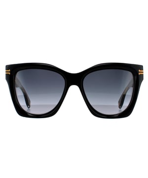 Die Marc Jacobs Sonnenbrille MJ 1000/S 807 9O Black Dark Grey Gradient ist ein elegantes, quadratisches Modell aus hochwertigem und leichtem Acetat. Das Marc Jacobs Logo befindet sich auf der Oberseite des vorderen Rahmens und sorgt für die Wiedererkennung der Marke.