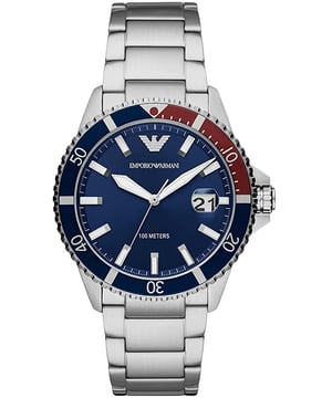 Este reloj analógico Emporio Armani Diver para hombre es el reloj perfecto para lucir o regalar. Su caja redonda plateada de 42 mm combinada con la cómoda correa de acero inoxidable plateada le asegurará que disfrute de este impresionante reloj sin ningún compromiso. Operado por un movimiento de cuarzo de alta calidad y resistente al agua hasta 10 bares, su reloj seguirá funcionando. Elegante - Diseño deportivo y moderno, viene con un bisel giratorio - El reloj tiene función de calendario: fecha, manecillas luminosas, números luminosos Correa de acero inoxidable plateada de alta calidad de 21 cm de largo y 21 mm de ancho con cierre plegable con botón Diámetro de la caja : 42 mm, grosor de la caja: 11 mm, color de la caja: Plata y color de la esfera: Azul