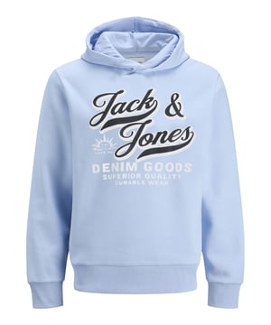 Het Jack & Jones junior sweatshirt voor jongens is de perfecte mix van comfort en stijl. De ronde hals en geribde boorden en zoom zorgen voor een comfortabele pasvorm en een hoog draagcomfort.  De geborstelde stof aan de binnenkant voelt zacht aan en houdt je lekker warm op koudere dagen. De capuchon beschermt tegen wind en kou, terwijl de kangoeroezak ideaal is voor kleine spullen of als knusse handwarmer.  Een grote rubberen logoprint op de borst voegt een opvallend accent toe en geeft het sweatshirt een moderne look. Het is gemaakt van hoogwaardige materialen en biedt zowel duurzaamheid als comfort.  Ideaal voor vrije tijd, school of gewoon om thuis te ontspannen - dit shirt met lange mouwen combineert stijl, functionaliteit en een feel good-factor. Een essentieel kledingstuk voor de garderobe van elke jonge fashionista.