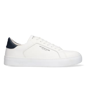 Zapatillas McGregor para hombre. Están fabricadas en piel de alta calidad. La zapatilla tiene una plantilla extraíble de EVA, que proporciona una buena amortiguación.  Marca: McGregorNombre del modelo: HamiltonCategoría: zapatillas para hombreMateriales: cueroColor: blanco, azul