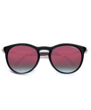 Gafas de sol HYPERFIT con montura de acetato.

Forma y diseño:
- Estas gafas Carrera tienen una silueta redonda clásica.

Material de la montura:
- La montura de estas gafas está fabricada en acetato, un material plástico.
- El acetato proporciona durabilidad, flexibilidad y un acabado liso a la montura.

Patillas de acetato:
- Las patillas también están hechas de acetato, a juego con el material de la montura.
- El acetato en las patillas las hace livianas y cómodas de llevar.

Detalles de la marca:
- Grabado de la marca Carrera en el lente.
- Estos elementos de diseño ayudan a identificar claramente el modelo como parte de la colección de gafas Carrera.

Lentes:
- Los lentes son de alta calidad.
- Estos lentes proporcionan una excelente protección UV y una visión nítida y clara.
 Medidas: Alto lente: 45 mm. Ancho lente: 51 mm. Puente: 21 mm. Patillas: 140 mm.
 Composición: Acetato
 Cuidados:
Utiliza un paño de microfibra suave y limpio para limpiar tus gafas de sol. Este tipo de paño no rayará los lentes.
Evita usar productos de limpieza abrasivos, detergentes, alcohol o acetona, ya que pueden dañar los lentes y los tratamientos antirrefleja