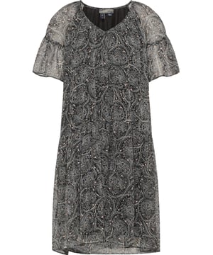 In angesagter Midilänge und mit einer weiten, ausgestellten Passform garantiert das Kleid von DreiMaster Vintage einen hohen Tragekomfort. Eine fließende Qualität mit zartem Blütenprint steht dabei ebenso im Fokus wie die flatternden Flügelärmel. Mit dem V-Ausschnitt und dem Volant am Rocksaum wird der sommerliche Look perfekt abgerundet.  Kleid