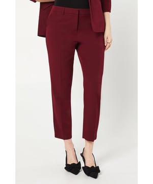 Wide leg or tapered? Tailored or loungewear? Discover our collection of women's trousers and find the perfect fit for you. With everything from cargo, cropped, flared and cuffed, we've got trousers to suit every style. Whether you're going for brunch or heading out to drinks, we'll help you create a look you love.Style: Slim Ankle GrazerLength: Approx. 68cmFit: SlimIdeal for: WorkwearDesign: Pocket