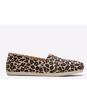 A safari for your feet. Our iconic silhouette, now with TOMS CloudBound sole, which provides extra comfort and cushioning that keeps feet happy for longer.
- Classic Alpargata- Textile uppers- Elastic gore for easy fit- Canvas footbed- Cloudbound featuring more comfortable fit and improved traction- Eco-EVA on selected styles- OrthoLite Eco LT Hybrid insoles made with 26% eco content (15% waste foam, 5% recycled content and 6% bio-oils)- Removable insole- Outsole height is approximately 10mm