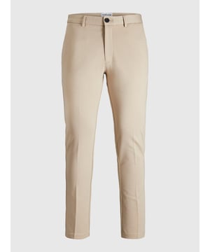 Pantalones Performance de TeeShoppen
Los Performance Pants™ originales son unos pantalones con un aspecto elegante y una funcionalidad magnífica, para que disfrutes de una comodidad inmejorable durante todo el día. El modelo caqui encaja bien en cualquier armario y para cualquier conjunto. Los pantalones le ayudarán a conseguir un look elegante y cómodo a la vez. Si eres muy exigente con la funcionalidad y la calidad de tu ropa, la colección Perform de TeeShoppen es el lugar adecuado para ti. Hemos desarrollado esta colección para confeccionar las mejores prendas para ti, utilizando materiales que son suaves, cómodos y elásticos, para que puedas llevarlos todo el día. Aquí ves unos pantalones en color caqui. Los pantalones son slim fit. Este modelo también está disponible en Regular fit. ¿Necesitas un top que se adapte a los pantalones? Mira aquí.

¿En qué talla están los pantalones?
Los pantalones se pueden elegir en 14 tallas diferentes. Consulte y elija la talla en "talla". Las tallas están adaptadas a los niños.

Acerca de TeeShoppen
En TeeShoppen, estamos orgullosos de ofrecer nuestros propios productos. Nuestra gama incluye ropa de moda básica que queremos llevar nosotros mismos. Y no hacemos concesiones en cuanto a calidad y diseño. Nuestras prendas están diseñadas para servir en una gran variedad de ocasiones, al tiempo que están fabricadas con materiales de calidad que garantizan su comodidad. ¿Quiere un proveedor de moda atemporal tanto para hombre como para mujer? Entonces ha llegado al lugar adecuado.