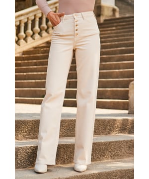 Your nice tops need themHigh waisted for a flattering fitOn-trend wide legsStatement button front fasteningMade from our signature soft stretch denimWith a nice top and heels or trainers and a teeInside leg to fit: Short 29" | Regular 31" | Long 33"