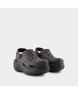 Colores: NEGRO - Negro triple. Material: termoplástico. Material de la suela: caucho. Forro: croslite. Cierre: fácil de poner. Forma de la punta: redonda. Cómo elegir la talla: talla grande - Talla: CROCS.