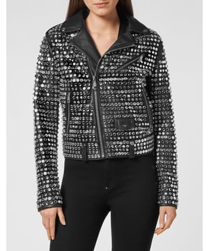 Verfraaid  Geef je look een vleugje glamour met deze perfecto van nappa met stras. Metalen ritsen op zakken, voorkant en manchetten. Voering van gemêleerde stof.